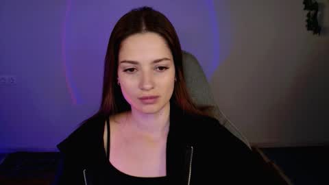 kiravair online show from November 14, 1:43 pm