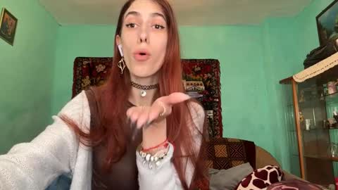 Snapshot of kirbykrell chatting on April 9, 11:37 am Marry online show from April 9, 11:37 am