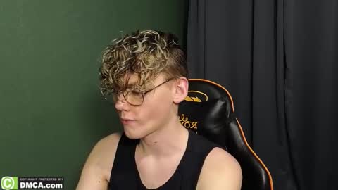 Snapshot of kirill_20_cm chatting on February 15, 12:07 am Kirill and Andrey online show from February 15, 12:07 am