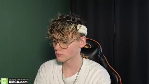 Snapshot of kirill_20_cm chatting on February 25, 8:13 am Kirill and Andrey online show from February 25, 8:13 am