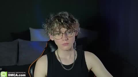 Snapshot of kirill_20_cm chatting on March 4, 1:06 pm Kirill and Andrey online show from March 4, 1:06 pm