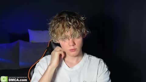 Snapshot of kirill_20_cm chatting on March 6, 2:52 am Kirill and Andrey online show from March 6, 2:52 am