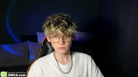 Snapshot of kirill_20_cm chatting on March 7, 9:12 pm Kirill and Andrey online show from March 7, 9:12 pm