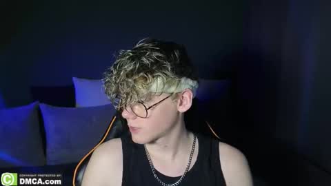 Snapshot of kirill_20_cm chatting on March 9, 3:05 pm Kirill and Andrey online show from March 9, 3:05 pm