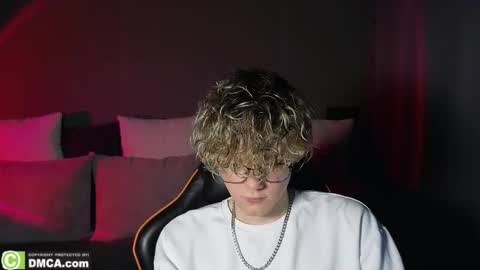 Snapshot of kirill_20_cm chatting on March 13, 6:03 pm Kirill and Andrey online show from March 13, 6:03 pm