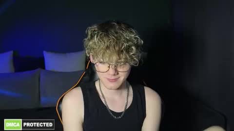 Snapshot of kirill_20_cm chatting on March 21, 9:25 am Kirill and Andrey online show from March 21, 9:25 am