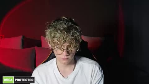 Snapshot of kirill_20_cm chatting on March 25, 2:56 pm Kirill and Andrey online show from March 25, 2:56 pm