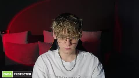 Snapshot of kirill_20_cm chatting on April 5, 11:13 pm Kirill and Andrey online show from April 5, 11:13 pm