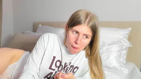 Kira online show from March 15, 6:47 pm