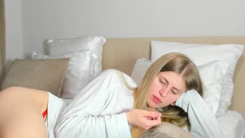 Kira online show from April 6, 7:59 pm