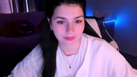 kisamodel online show from July 24, 8:56 am
