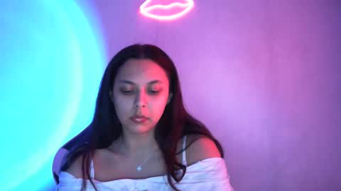 kiss_ameliaa online show from February 19, 10:34 am