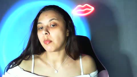 kiss_ameliaa online show from February 19, 6:43 pm