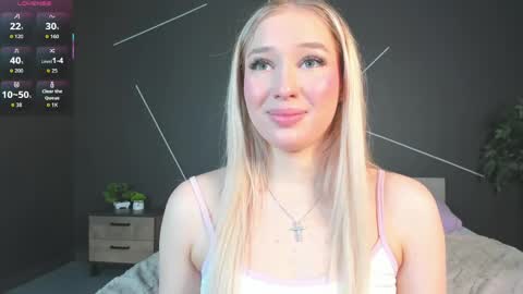 Chloe online show from April 29, 5:33 am