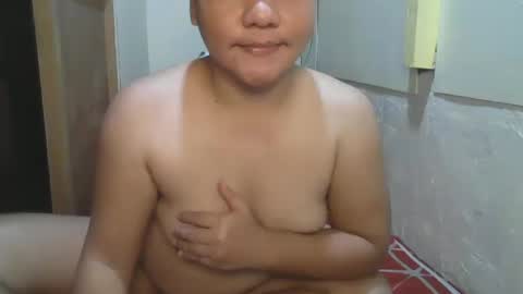 Snapshot of kiss_me_loves chatting on December 16, 9:14 am kiss_me_loves online show from December 16, 9:14 am