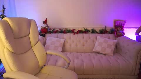 Snapshot of kissablekira chatting on December 22, 7:05 am KissableKira online show from December 22, 7:05 am