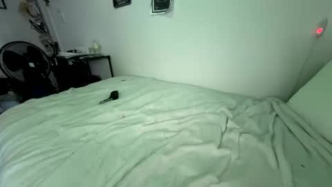 Snapshot of kissahsins chatting on January 26, 10:24 pm Kissah Kreampuff online show from January 26, 10:24 pm