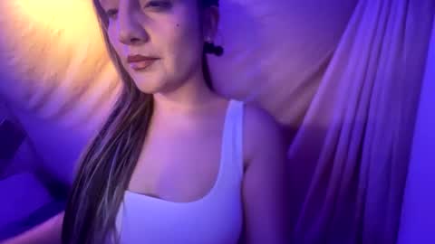 Snapshot of kissahsins chatting on March 10, 1:23 am Kissah Kreampuff online show from March 10, 1:23 am