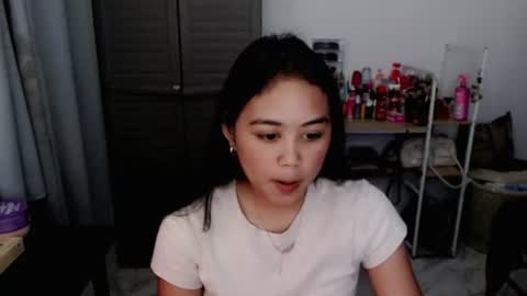 Snapshot of kisses_avery chatting on June 10, 7:29 am kisses_avery online show from June 10, 7:29 am