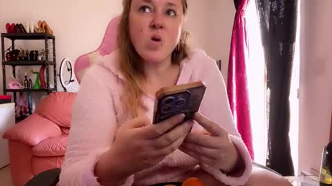 Snapshot of kissica chatting on October 23, 10:58 am kissica online show from October 23, 10:58 am