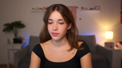 Sisi online show from October 7, 1:08 pm