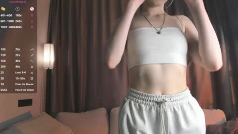 Lola online show from May 15, 8:10 am