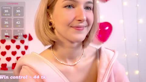 Snapshot of kisskiss_muah chatting on February 19, 2:23 pm Kate online show from February 19, 2:23 pm