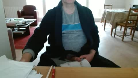 kisslog1 online show from April 3, 6:33 am