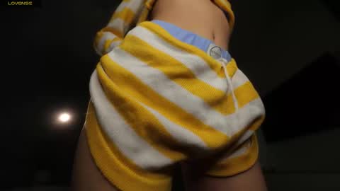 Snapshot of kissmesloww chatting on November 7, 2:39 pm Snezhana online show from November 7, 2:39 pm