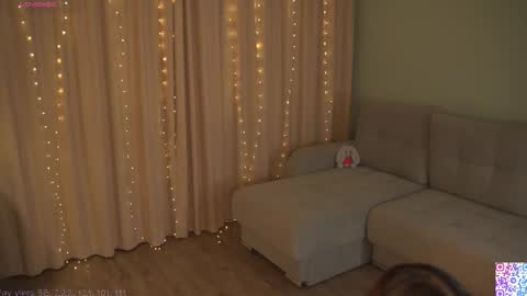 Snapshot of kissmesloww chatting on January 9, 2:09 pm Snezhana online show from January 9, 2:09 pm