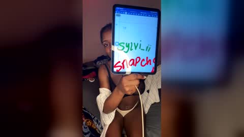 kissmyhipss online show from April 1, 7:31 am