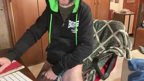 Snapshot of kissofbanned1983 chatting on February 2, 11:42 am kissofbanned1983 online show from February 2, 11:42 am