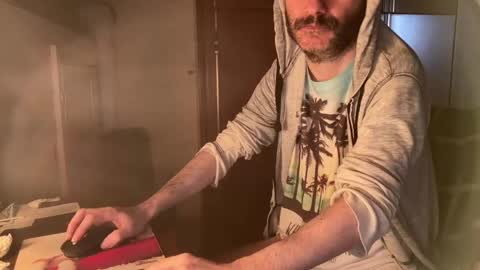 kissofbanned1983 online show from May 4, 8:43 am