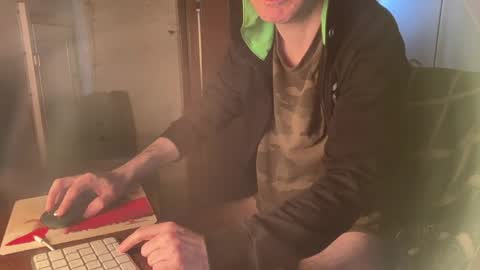 kissofbanned1983 online show from May 19, 7:37 am