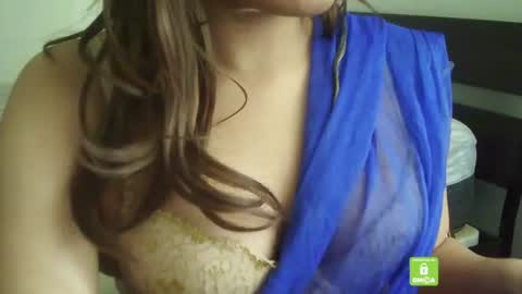 J online show from November 9, 8:29 pm