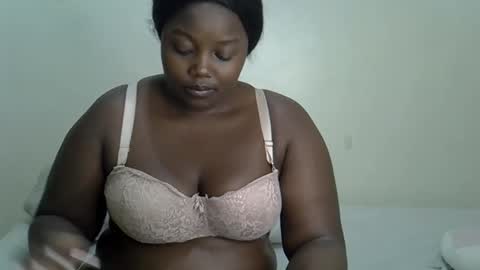 kissyvibes online show from February 8, 6:22 pm