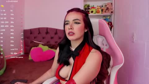 Snapshot of kit_kat_10 chatting on January 28, 4:50 am Lily online show from January 28, 4:50 am