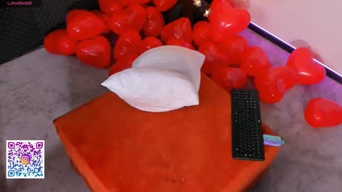 Snapshot of kitness_sky chatting on February 14, 12:36 pm Kitness online show from February 14, 12:36 pm