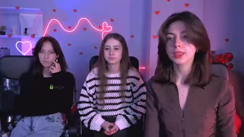 kitniss online show from February 7, 8:23 pm