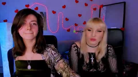 kitniss online show from February 23, 8:39 pm