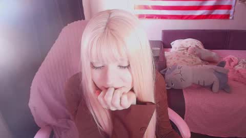 kitoruecute online show from May 21, 7:26 am