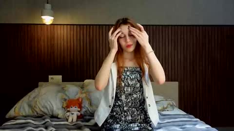 The sexy fox Kitsune online show from October 22, 9:25 pm