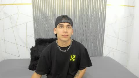 kitsune_44 online show from April 2, 7:22 pm