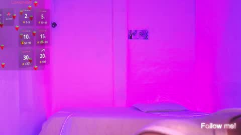 Snapshot of kitsuneplay_ chatting on January 17, 5:45 am Salvatore online show from January 17, 5:45 am