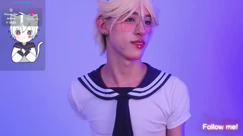 Snapshot of kitsuneplay_ chatting on February 14, 8:05 pm Salvatore online show from February 14, 8:05 pm