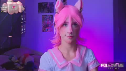 Snapshot of kitsuneplay_ chatting on July 6, 3:03 pm Salvatore online show from July 6, 3:03 pm