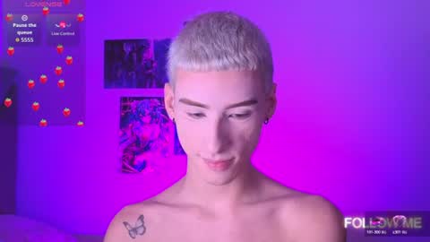 Snapshot of kitsuneplay_ chatting on July 15, 1:11 am Salvatore online show from July 15, 1:11 am