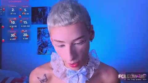 Snapshot of kitsuneplay_ chatting on July 15, 10:48 pm Salvatore online show from July 15, 10:48 pm