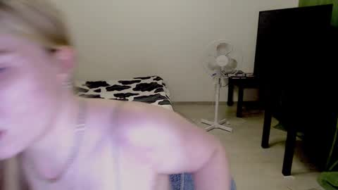 Jennyblonde and Emmabrunette online show from December 12, 3:59 pm