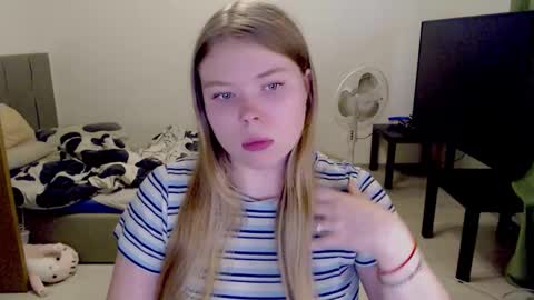 Jennyblonde and Emmabrunette online show from September 20, 2:40 pm